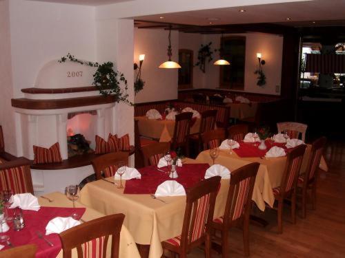Hotel Landgasthof Zum Schildhauer Halfing Kültér fotó