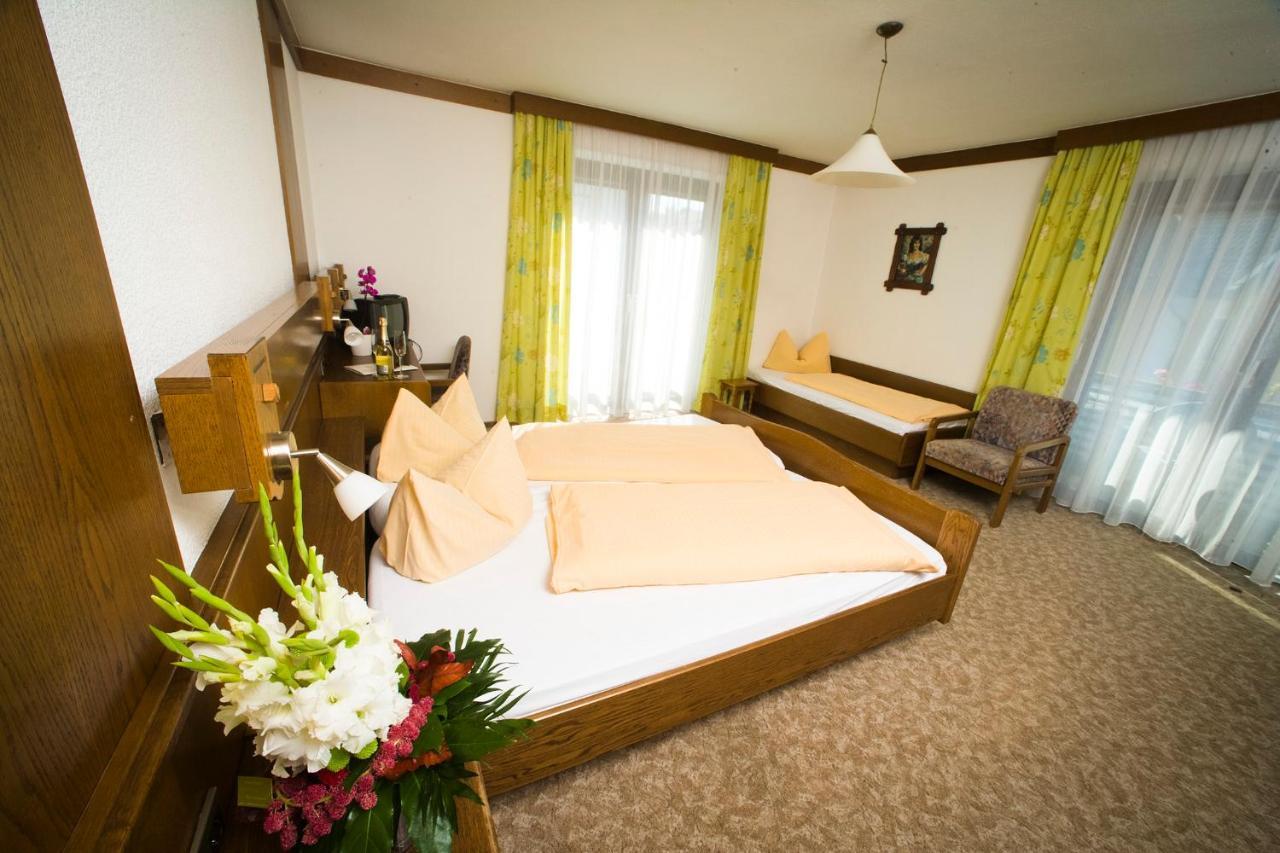 Hotel Landgasthof Zum Schildhauer Halfing Kültér fotó