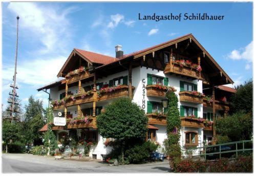 Hotel Landgasthof Zum Schildhauer Halfing Kültér fotó