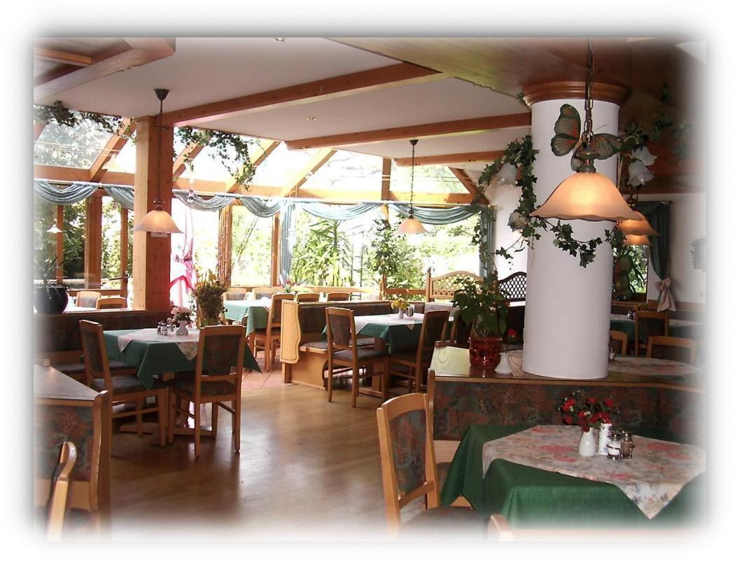 Hotel Landgasthof Zum Schildhauer Halfing Kültér fotó