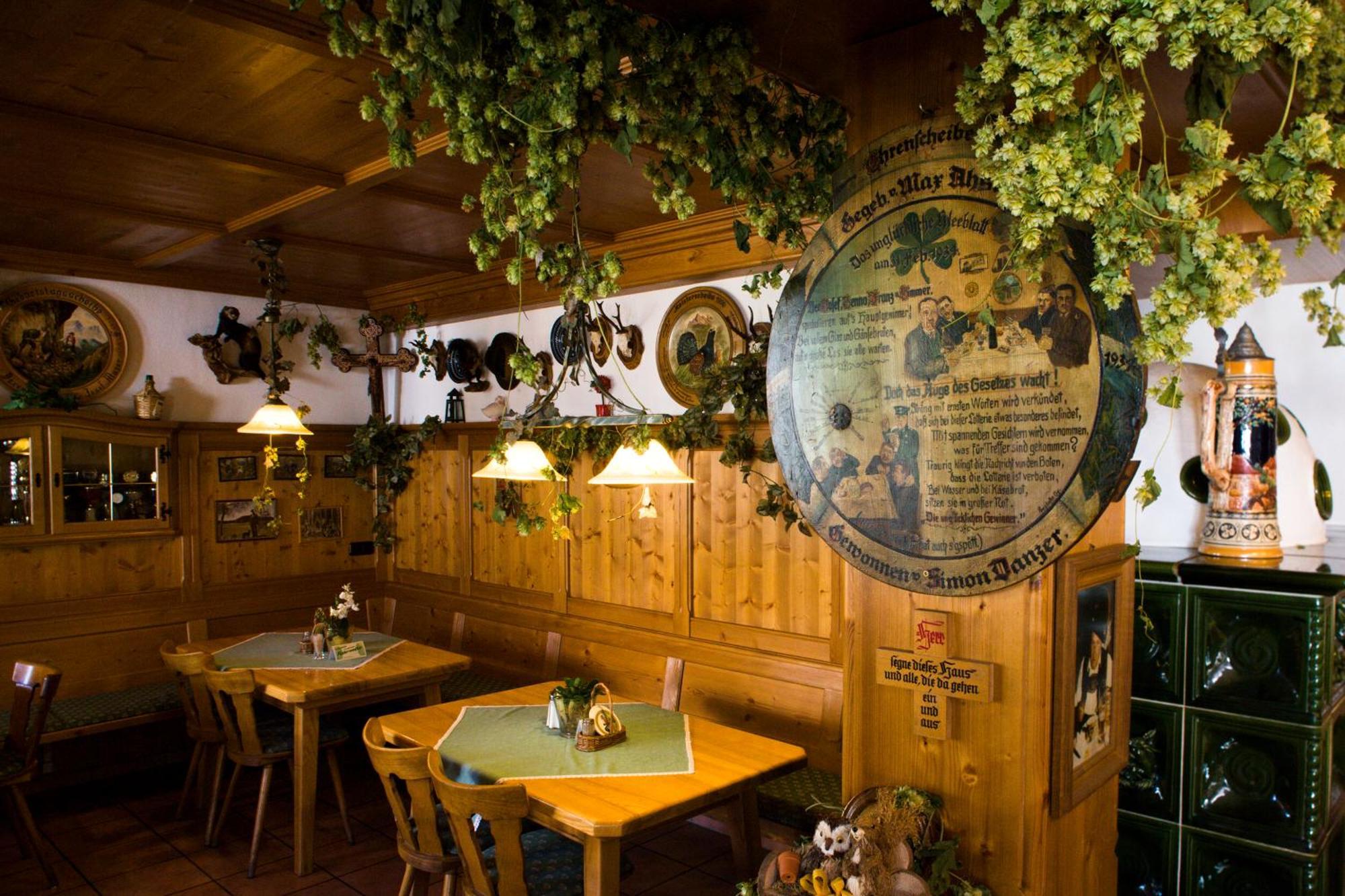 Hotel Landgasthof Zum Schildhauer Halfing Kültér fotó