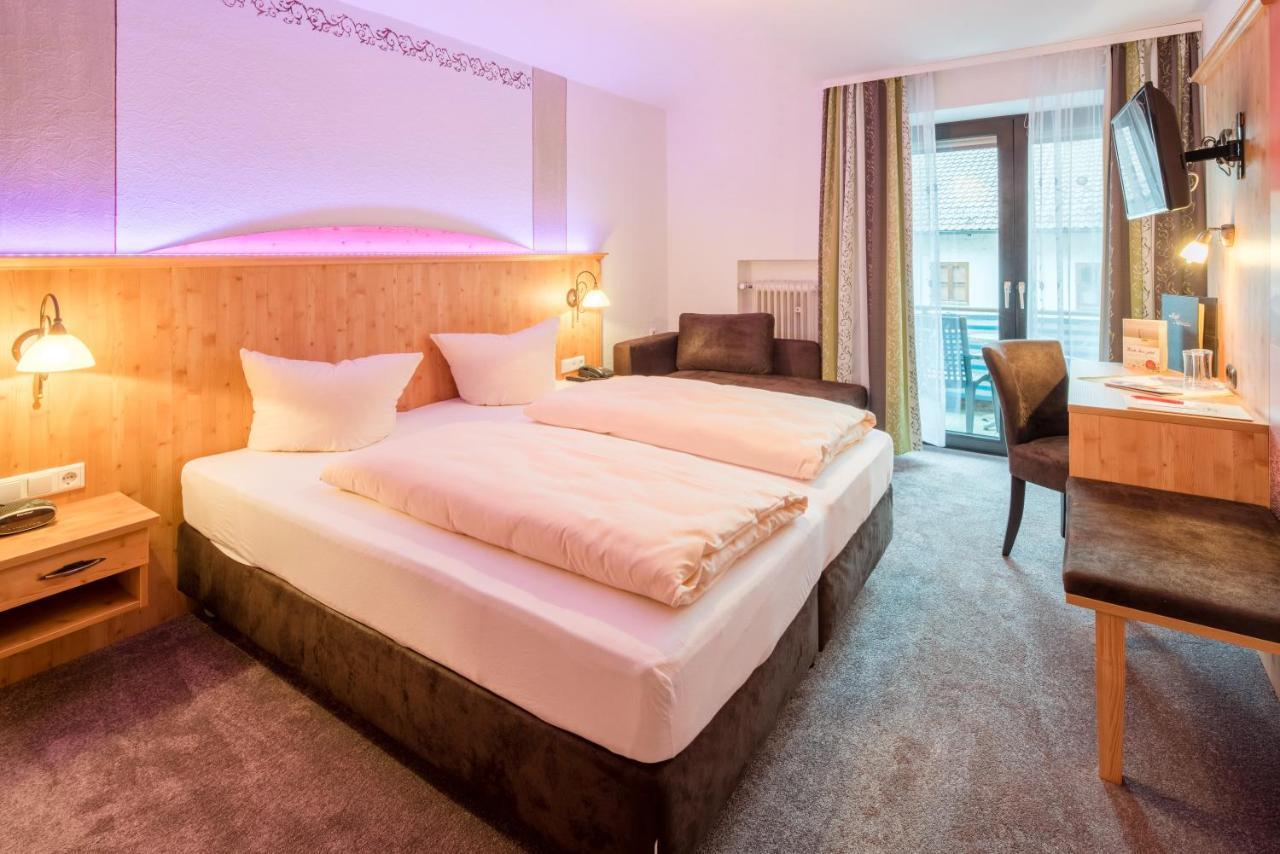Hotel Landgasthof Zum Schildhauer Halfing Kültér fotó